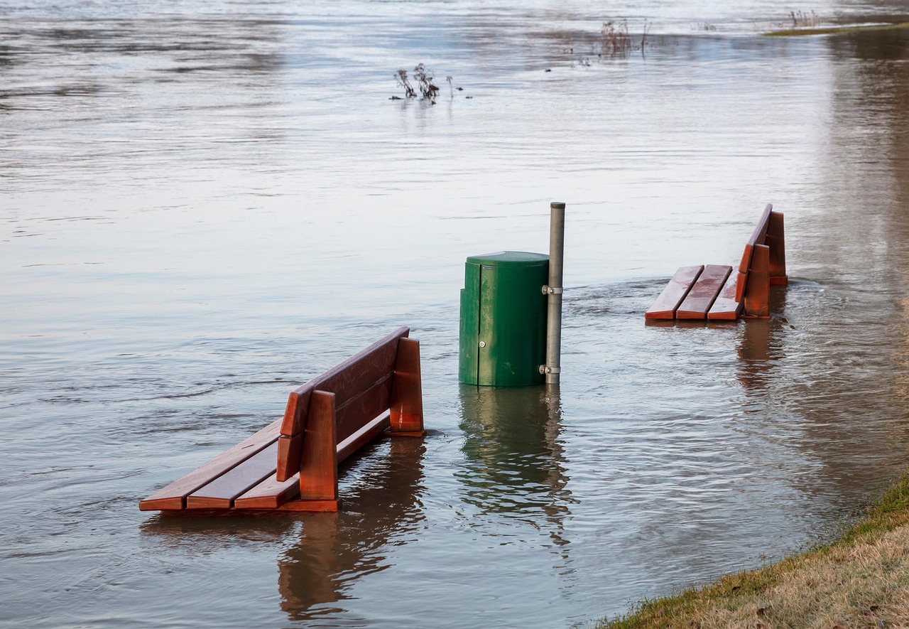 informations essentielles et conseils pratiques pour comprendre, prévenir et gérer les inondations.