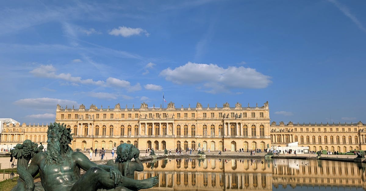 découvrez le tourisme responsable, une approche durable qui respecte l'environnement et les cultures locales. explorez des destinations tout en contribuant à la préservation des ressources naturelles et en soutenant les communautés. adoptez un voyage conscient pour une expérience enrichissante et éthique.