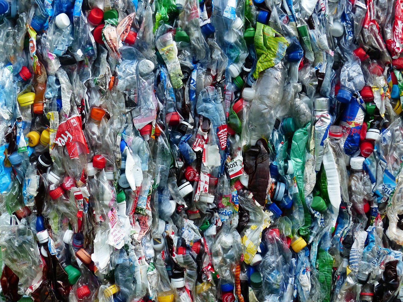 découvrez les méthodes efficaces du recyclage du plastique pour réduire les déchets et protéger l'environnement.