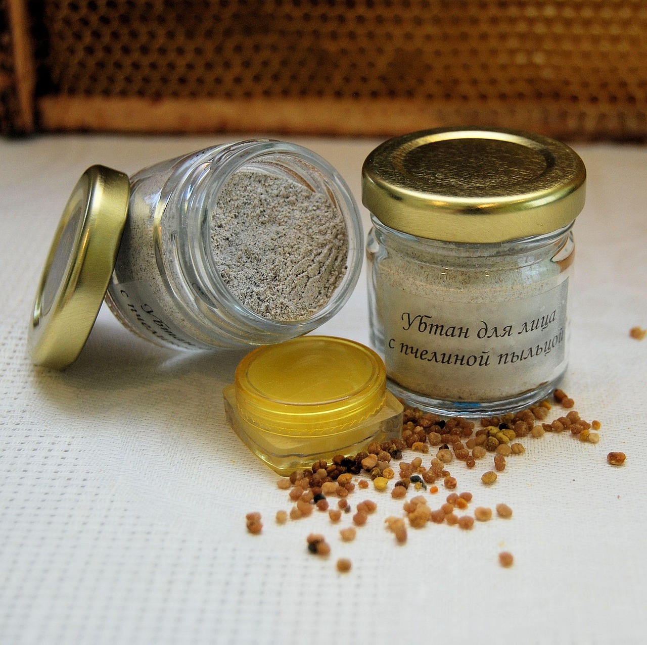 découvrez nos recettes faciles de cosmétiques naturels diy pour prendre soin de votre peau avec des ingrédients 100% naturels et faits maison.
