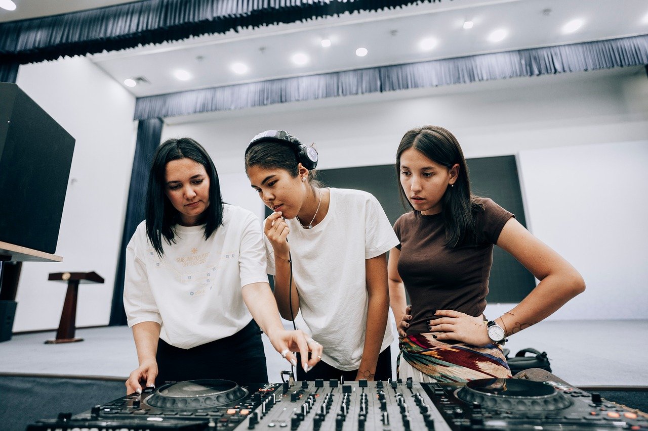 d&eacute;couvrez les csr masterclasses, des sessions de formation d&eacute;di&eacute;es &agrave; la responsabilit&eacute; soci&eacute;tale des entreprises pour accompagner votre engagement durable et &eacute;thique.